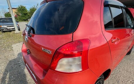 Toyota Yaris III рестайлинг, 2007 год, 690 000 рублей, 20 фотография