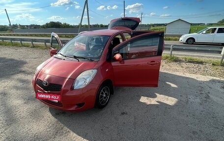Toyota Yaris III рестайлинг, 2007 год, 690 000 рублей, 26 фотография