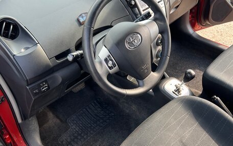 Toyota Yaris III рестайлинг, 2007 год, 690 000 рублей, 29 фотография