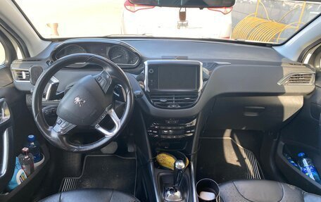 Peugeot 2008 II, 2014 год, 990 000 рублей, 5 фотография