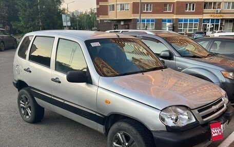 Chevrolet Niva I рестайлинг, 2003 год, 330 000 рублей, 2 фотография