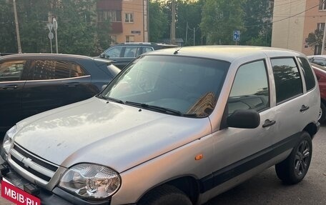 Chevrolet Niva I рестайлинг, 2003 год, 330 000 рублей, 3 фотография
