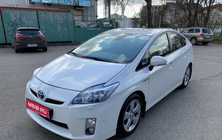 Toyota Prius, 2010 год, 1 350 000 рублей, 2 фотография
