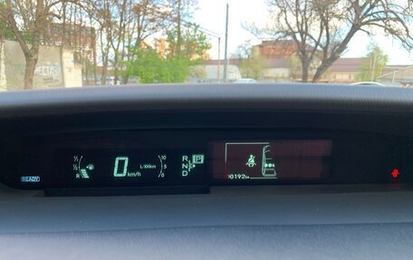 Toyota Prius, 2010 год, 1 350 000 рублей, 20 фотография