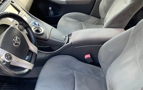 Toyota Prius, 2010 год, 1 350 000 рублей, 27 фотография