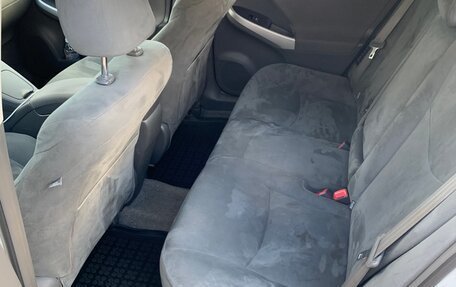 Toyota Prius, 2010 год, 1 350 000 рублей, 28 фотография
