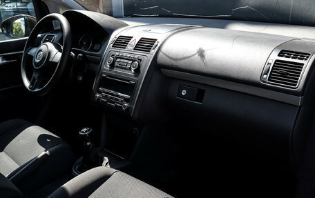Volkswagen Touran III, 2012 год, 747 000 рублей, 9 фотография