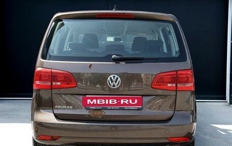 Volkswagen Touran III, 2012 год, 747 000 рублей, 6 фотография