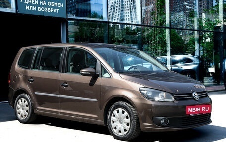Volkswagen Touran III, 2012 год, 747 000 рублей, 3 фотография