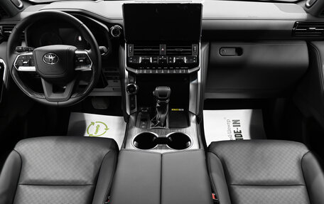Toyota Land Cruiser, 2024 год, 11 990 000 рублей, 14 фотография