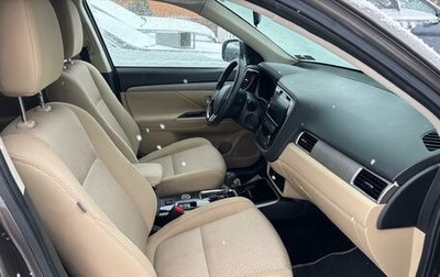 Mitsubishi Outlander III рестайлинг 3, 2018 год, 2 300 000 рублей, 1 фотография