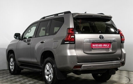 Toyota Land Cruiser Prado 150 рестайлинг 2, 2020 год, 4 479 898 рублей, 7 фотография
