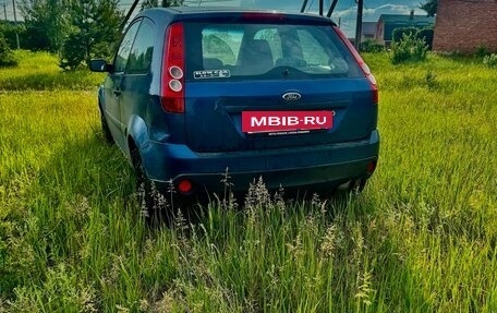 Ford Fiesta, 2006 год, 250 000 рублей, 3 фотография