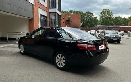 Toyota Camry, 2011 год, 1 290 000 рублей, 2 фотография