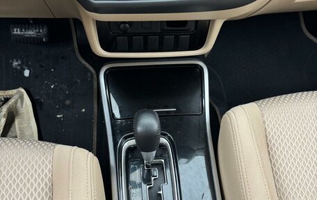 Mitsubishi Outlander III рестайлинг 3, 2018 год, 2 300 000 рублей, 14 фотография