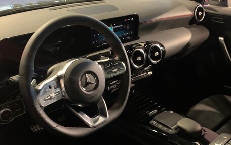 Mercedes-Benz A-Класс, 2020 год, 3 200 000 рублей, 2 фотография