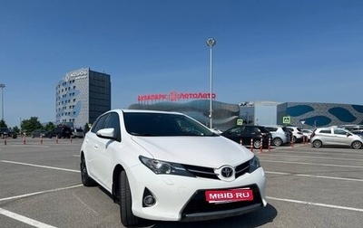 Toyota Auris II, 2014 год, 1 580 000 рублей, 1 фотография
