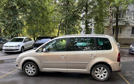 Volkswagen Touran III, 2007 год, 600 000 рублей, 6 фотография