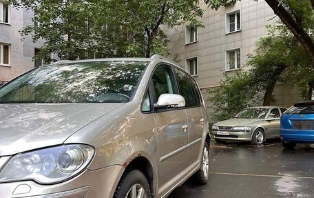 Volkswagen Touran III, 2007 год, 600 000 рублей, 4 фотография