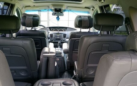 SsangYong Rodius I, 2012 год, 1 850 000 рублей, 32 фотография