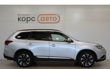 Mitsubishi Outlander III рестайлинг 3, 2021 год, 2 450 000 рублей, 4 фотография