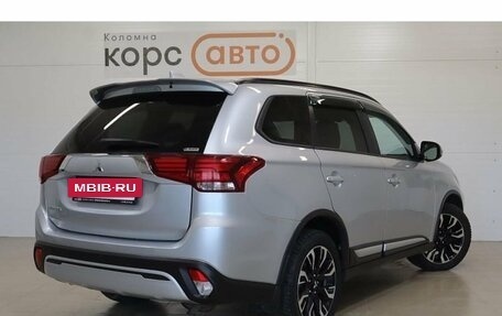 Mitsubishi Outlander III рестайлинг 3, 2021 год, 2 450 000 рублей, 3 фотография