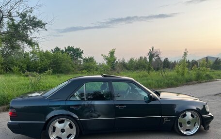 Mercedes-Benz E-Класс, 1994 год, 5 500 000 рублей, 6 фотография