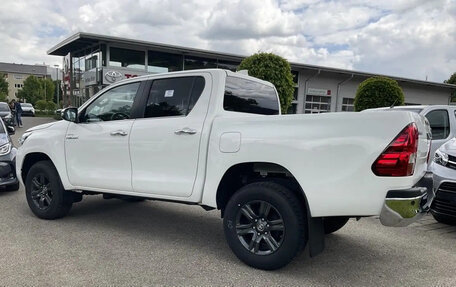 Toyota Hilux VIII, 2022 год, 8 190 000 рублей, 3 фотография