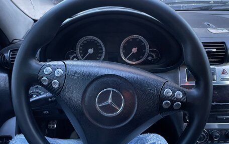 Mercedes-Benz C-Класс, 2005 год, 550 000 рублей, 4 фотография