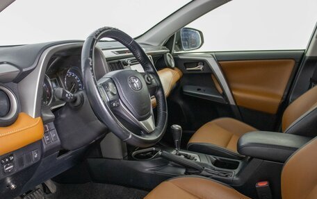Toyota RAV4, 2015 год, 2 040 000 рублей, 11 фотография