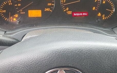 Toyota Avensis III рестайлинг, 2004 год, 550 000 рублей, 14 фотография