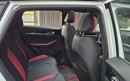 Geely Coolray I, 2024 год, 988 000 рублей, 3 фотография