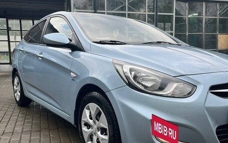 Hyundai Solaris II рестайлинг, 2012 год, 770 000 рублей, 2 фотография