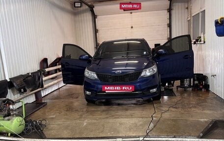 KIA Rio III рестайлинг, 2015 год, 880 000 рублей, 3 фотография