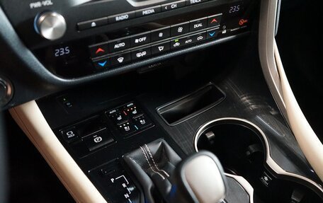 Lexus RX IV рестайлинг, 2023 год, 4 850 000 рублей, 14 фотография