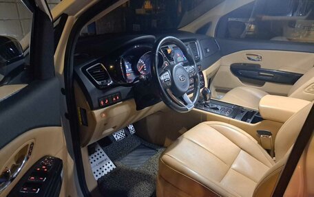KIA Carnival III, 2017 год, 2 356 500 рублей, 23 фотография