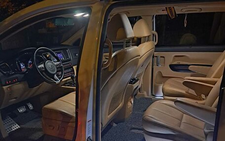 KIA Carnival III, 2017 год, 2 356 500 рублей, 17 фотография