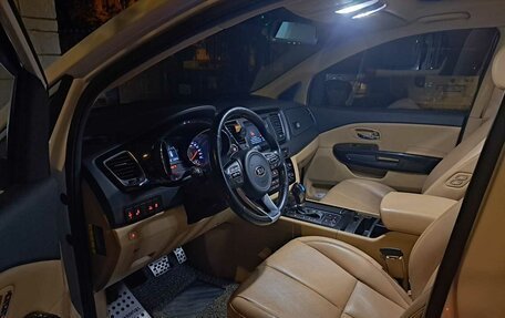KIA Carnival III, 2017 год, 2 356 500 рублей, 18 фотография