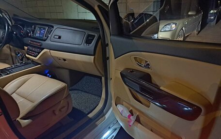 KIA Carnival III, 2017 год, 2 356 500 рублей, 19 фотография