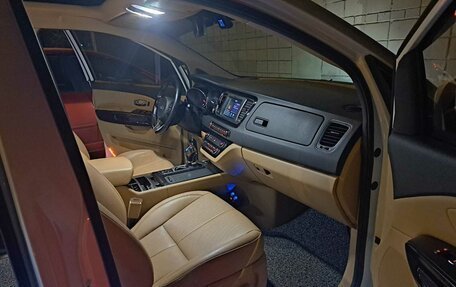 KIA Carnival III, 2017 год, 2 356 500 рублей, 26 фотография