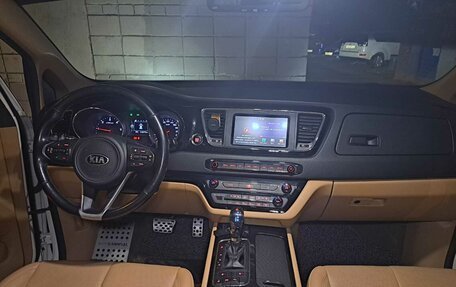 KIA Carnival III, 2017 год, 2 356 500 рублей, 29 фотография