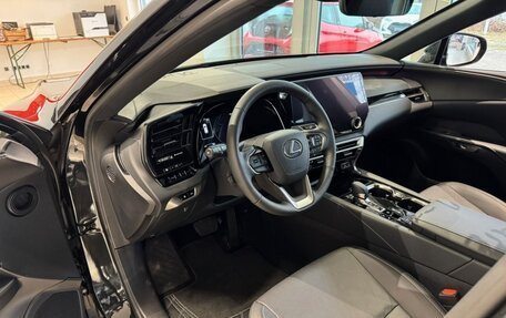 Lexus RX IV рестайлинг, 2024 год, 7 160 000 рублей, 5 фотография