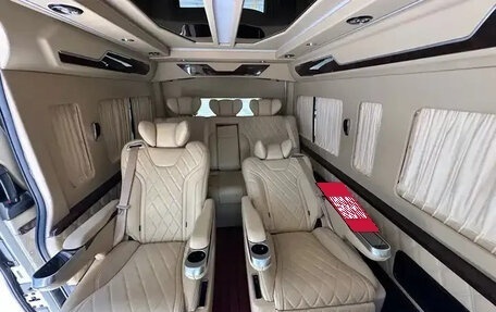 Toyota HiAce H300, 2022 год, 9 000 000 рублей, 10 фотография
