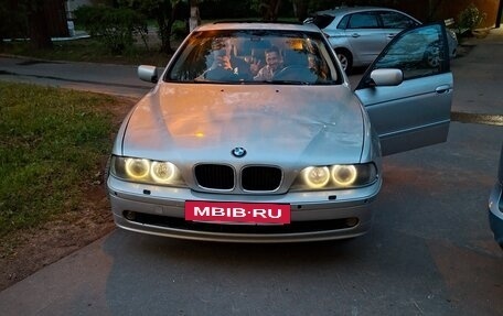 BMW 5 серия, 2001 год, 630 000 рублей, 24 фотография