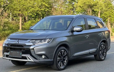 Mitsubishi Outlander III рестайлинг 3, 2021 год, 2 100 999 рублей, 1 фотография