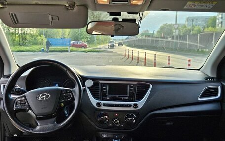 Hyundai Solaris II рестайлинг, 2017 год, 950 000 рублей, 4 фотография