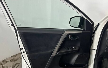 Toyota RAV4, 2017 год, 2 400 000 рублей, 8 фотография
