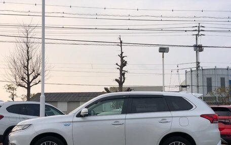 Mitsubishi Outlander III рестайлинг 3, 2021 год, 2 135 000 рублей, 8 фотография