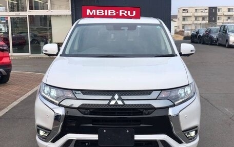 Mitsubishi Outlander III рестайлинг 3, 2021 год, 2 135 000 рублей, 3 фотография