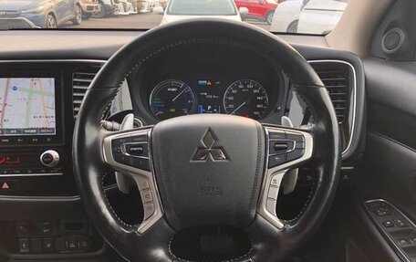 Mitsubishi Outlander III рестайлинг 3, 2021 год, 2 135 000 рублей, 13 фотография